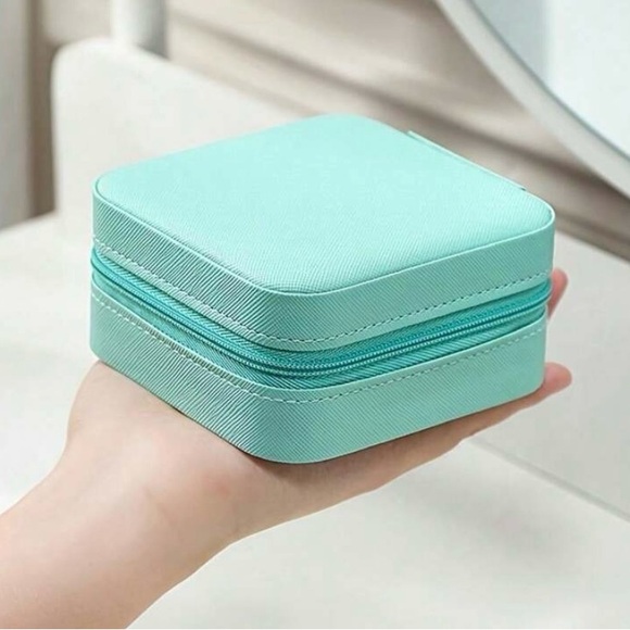 NWT Travel Jewelry Case Organizer Box Aqua - Picture 5 of 5